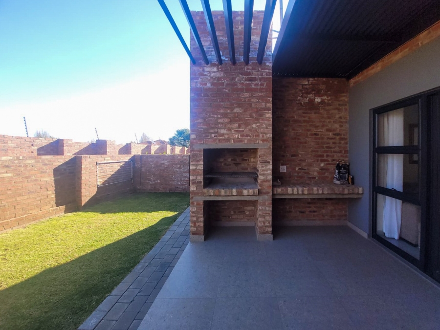 2 Bedroom Property for Sale in Van Der Hoff Park North West